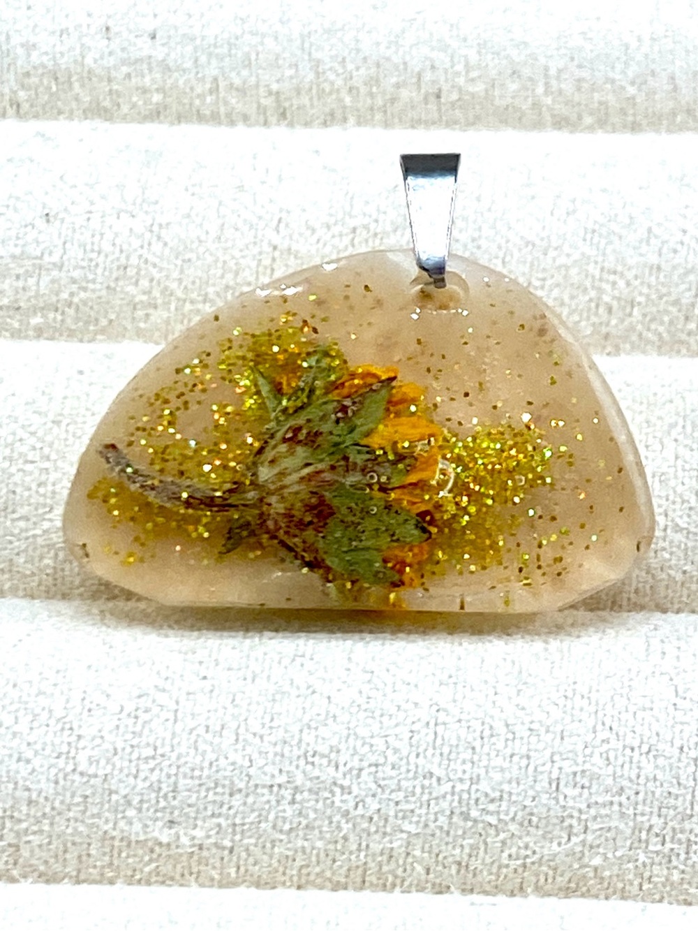 Handmade Resin Dried Flower Pendant Dried Sunflower Gold Glitter Asymmetrical